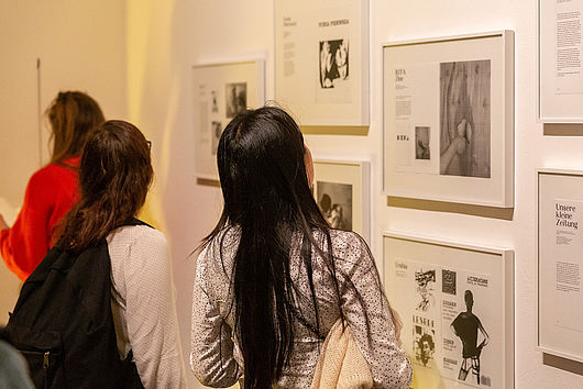 Ausstellungsansicht auf "Dyke Zines - on visual expressions in lesbians subculture" von Tina Kaden, Foto: Max Méndez