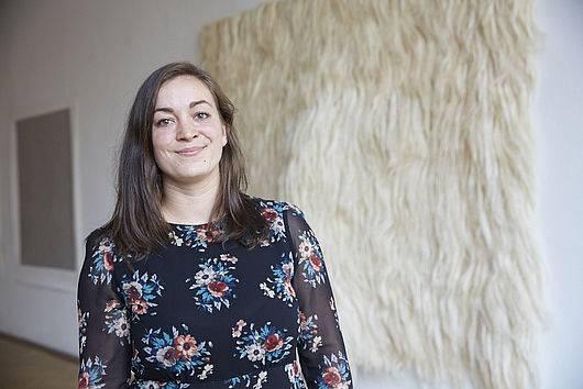 Lucy König, Absolventin der Studienrichtung Bildhauerei/Metall bei Prof. Andrea Zaumseil, ist die Preisträgerin des Kunstpreises der Stiftung der Saalesparkasse 2015. Foto: Marco Warmuth