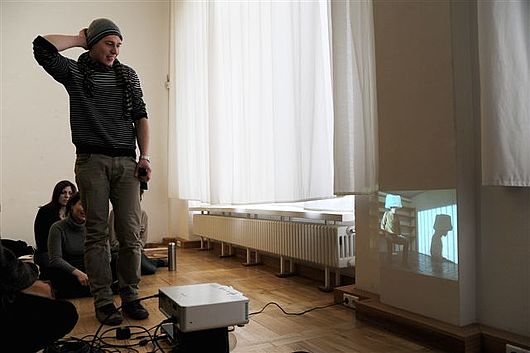 Aufbau der Auswahlausstellung des Cusanuswerks in der Galerie im Volkspark, Foto: Sophia Kesting