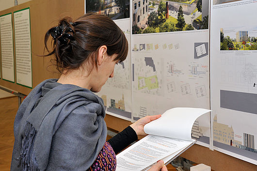 Ausstellung „Neubau BURG Mediathek“ in der Burg Galerie im Volkspark vom 18. Januar bis 5. Februar 2012. Foto: Udo W. Beier