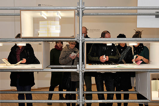 Blick in die Ausstellung „Bücher sind Reisen – Buchstaben sind Klänge“. Foto: Udo W. Beier