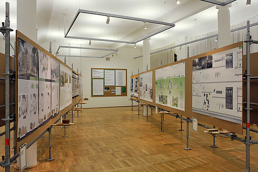 Ausstellung „Neubau BURG Mediathek“ in der Burg Galerie im Volkspark vom 18. Januar bis 5. Februar 2012. Foto: Udo W. Beier