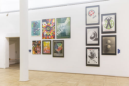 Blick in die Ausstellung „Die 100 besten Plakate der BURG“. Foto: Matthias Ritzmann