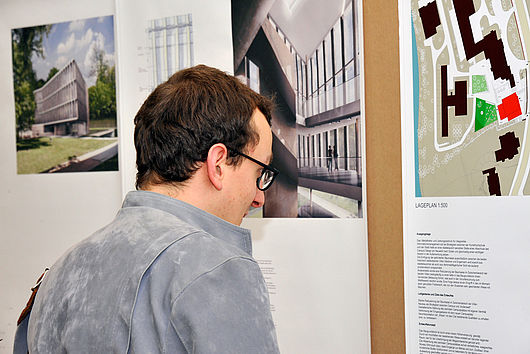 Ausstellung „Neubau BURG Mediathek“ in der Burg Galerie im Volkspark vom 18. Januar bis 5. Februar 2012. Foto: Udo W. Beier